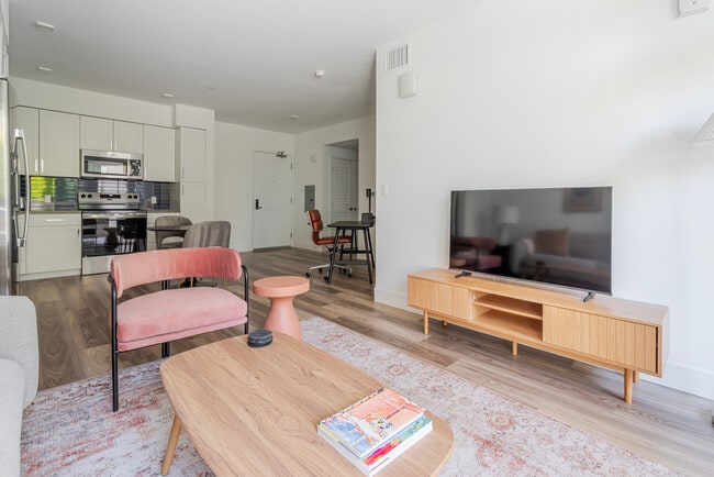 Foto del edificio - 85 Cleaveland Rd