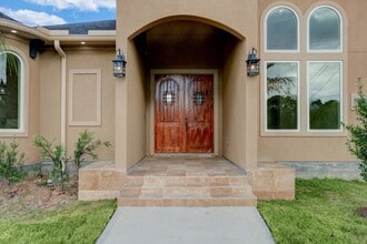 Building Photo - 502 Amalfi Dr