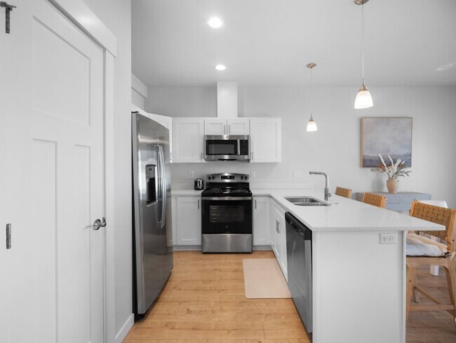Building Photo - 3-Bedroom Home with Private Garage and Fen...