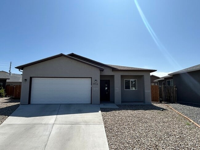 Building Photo - 394 Trenton Court
