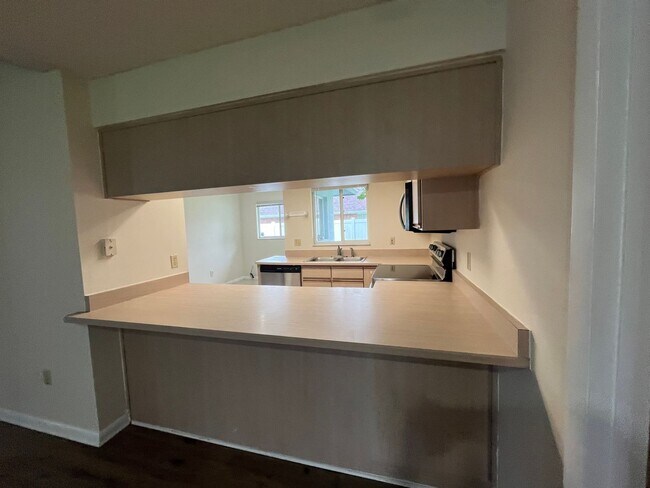 Foto del edificio - Single Family Home!! NEW APPLIANCES !!!