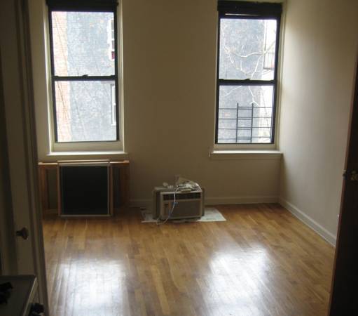 Building Photo - 2270 1st Ave