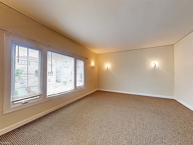 Foto del edificio - Studio, 1 bath Apartment - 840 York St Apt 6