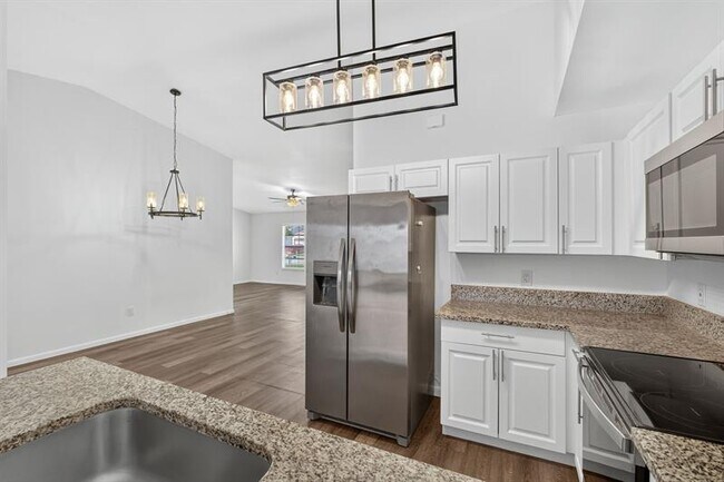 Building Photo - 5058 Canal Cir E