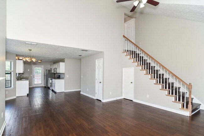 Foto del edificio - 312 Pine Ridge Ln