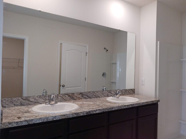 Foto del edificio - 1264 Berry Ln