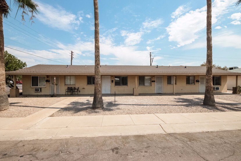 Primary Photo - 6802 E Pinchot Ave