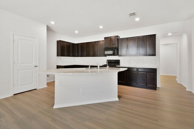 Foto del edificio - Single Story 4 Bedroom Home In Bulverde