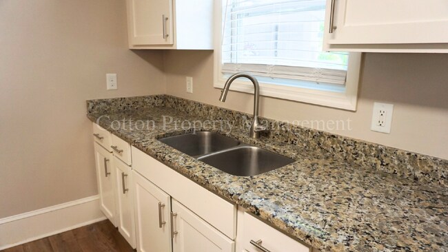 Foto del edificio - 605 Harnett St