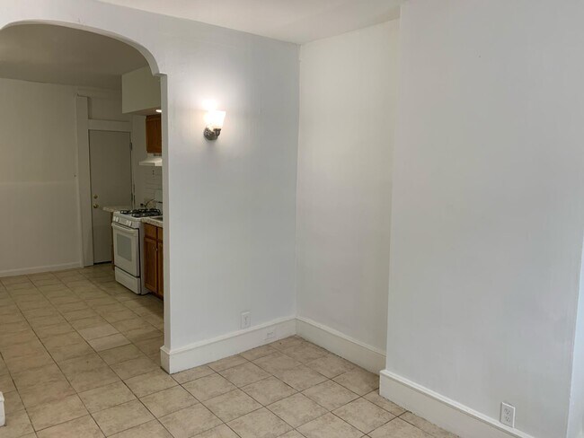 Living Room - 2424 S Reese St