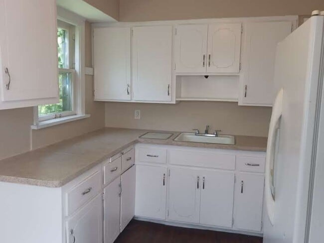 Building Photo - BELOW MARKET RENT!