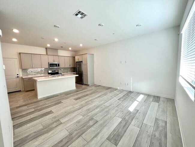 Living Room/ Kitchen - 2122 Bluestone Cir