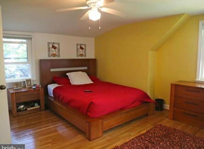 Foto del edificio - 6011 Ryland Dr