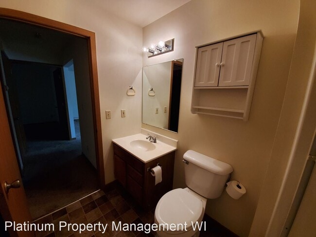 Building Photo - 2 br, 1 bath Apartment - 1120 4th Street