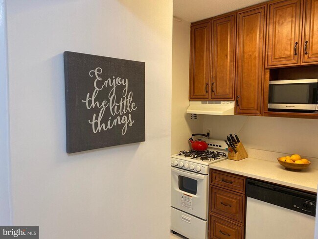 Building Photo - 4242 East-West Hwy