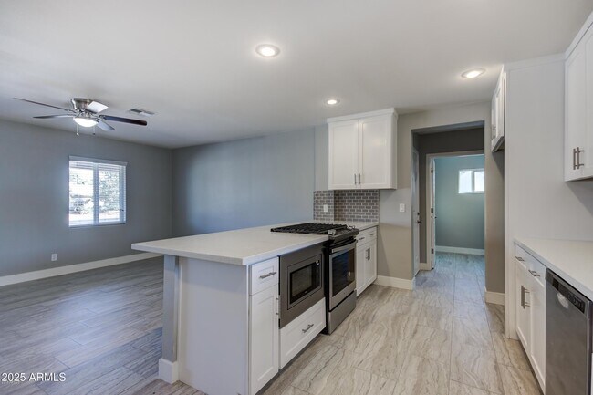 Foto del edificio - 557 W Toledo St