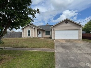 Building Photo - 2348 Prytania Cir