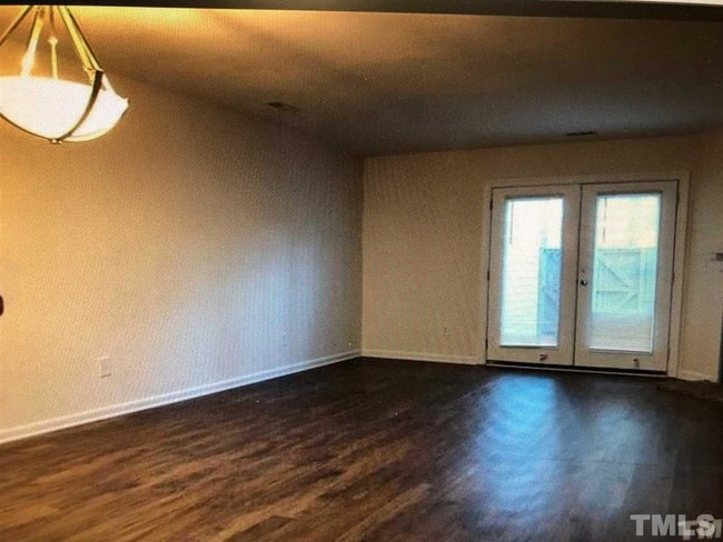 Building Photo - 7323 Sandy Creek Dr