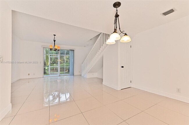 Building Photo - 1522 Veracruz Ln