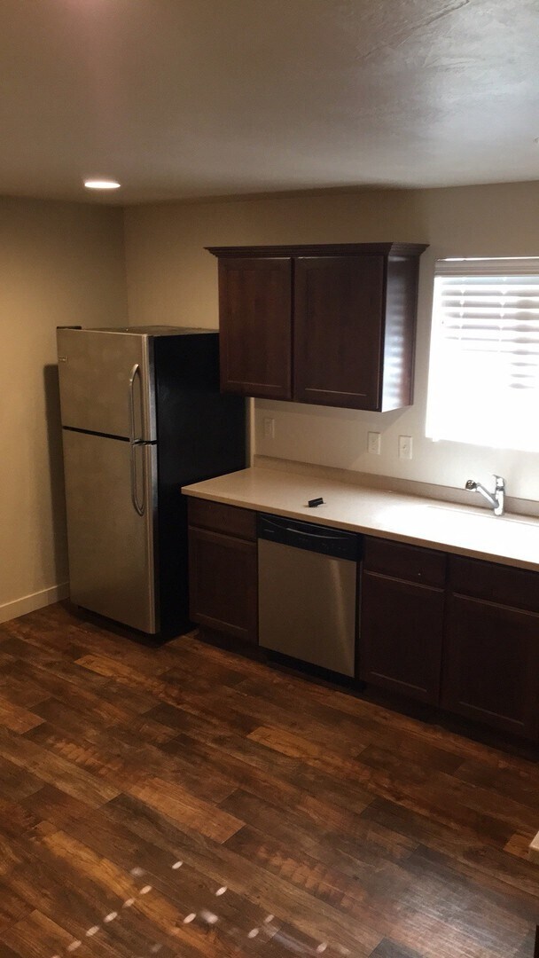 Foto del edificio - 3 Story Vineyard Townhome w 1 car attached...