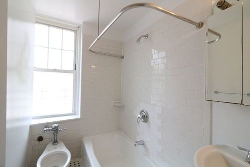 Foto del edificio - 4455 Broadway