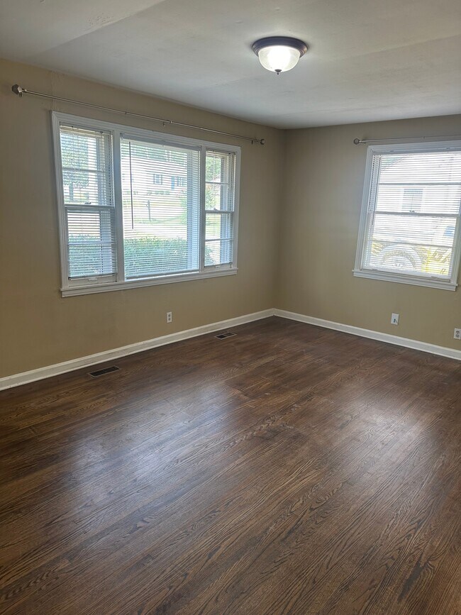 Foto del edificio - 3013 Ironwood Dr