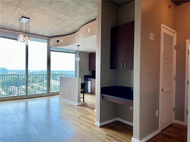 Foto del edificio - 361 17th St NW