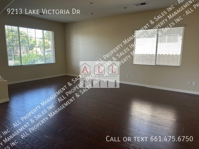 Foto del edificio - 9213 Lake Victoria Dr
