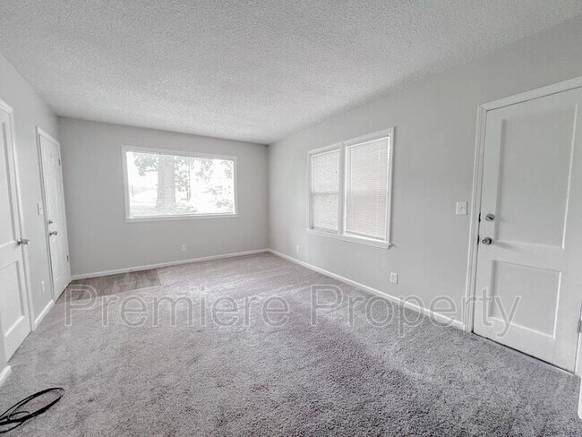 Foto del edificio - 6721 W 76th St