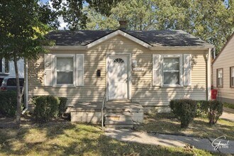 Building Photo - 24260 Tuscany Ave