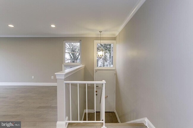 Building Photo - 1551 Douglas St NE