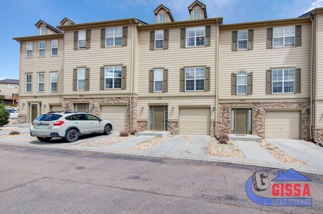 Building Photo - Beautiful townhome in Monument with 4 bedr...