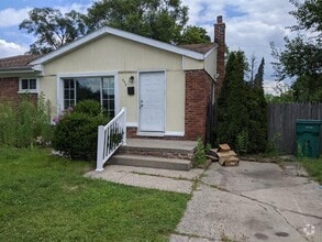 Building Photo - 633 Nash Ave