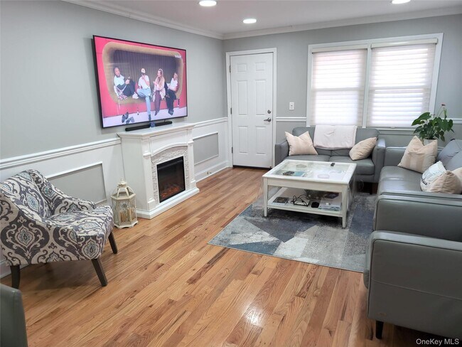 Foto del edificio - 512 E State St