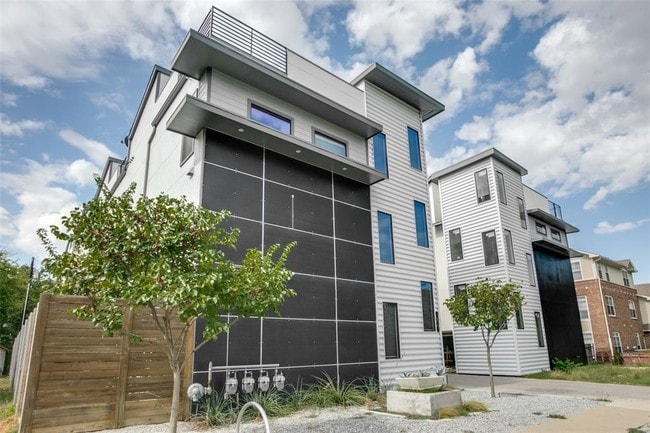 Foto del edificio - 1921 California Dr