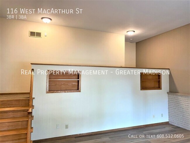Building Photo - Beautiful corner lot house with many recen...