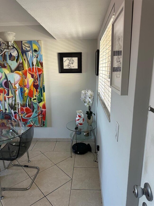 Foto del edificio - 6091 W 22nd Ct