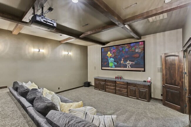 Foto del edificio - 5605 N Morpheus Pl