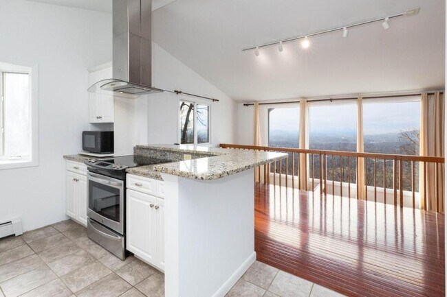 Foto del edificio - 200 Bent Tree Rd