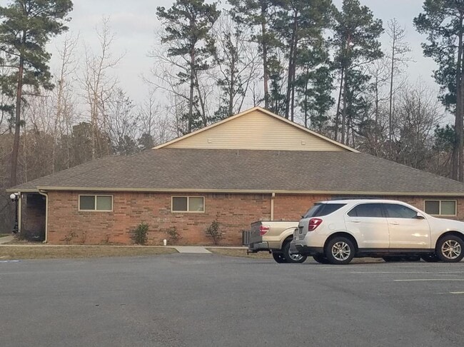 Building Photo - 672 Ridge Ln