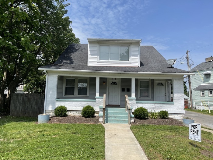 Primary Photo - 5 Bed, 3 Bath by UofL