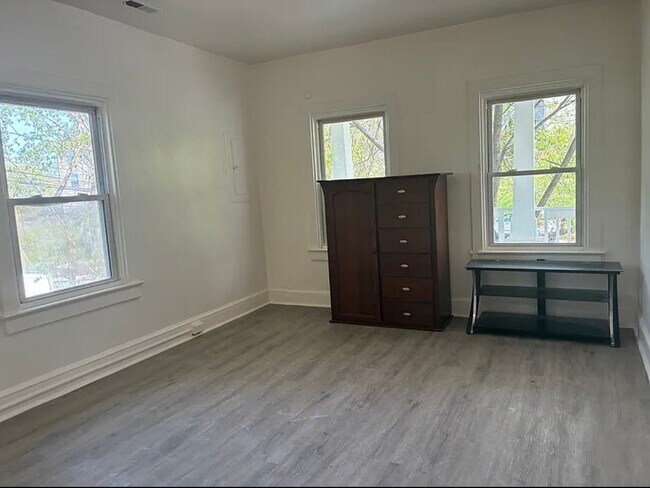 Foto del edificio - 574 49th Pl NE