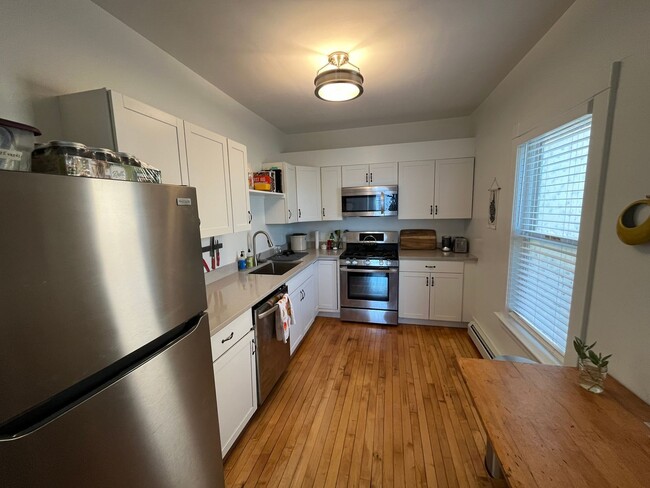 Building Photo - 61 Lakeview Terrace