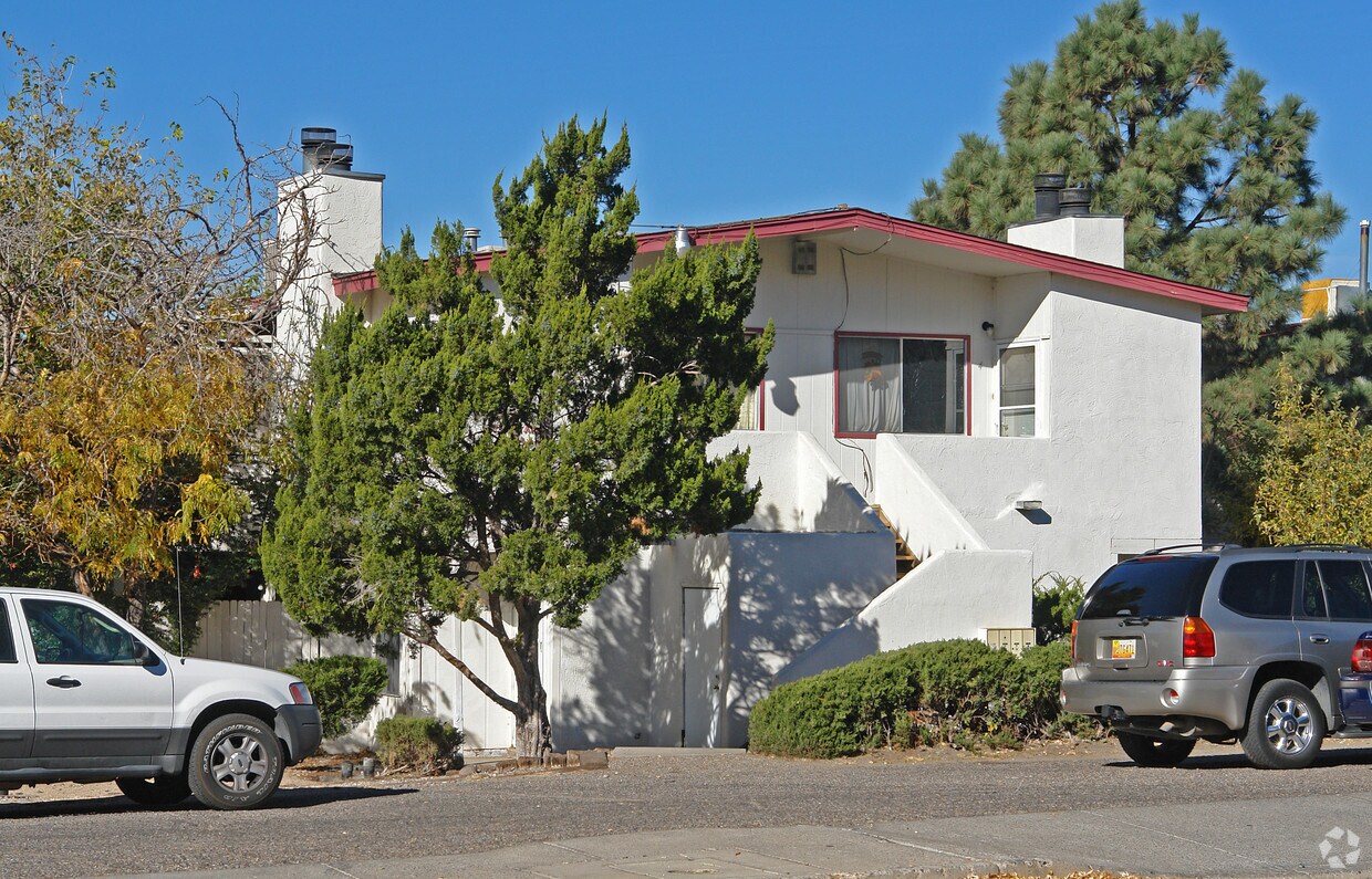 Building Photo - 1109-1113 Chelwood Park