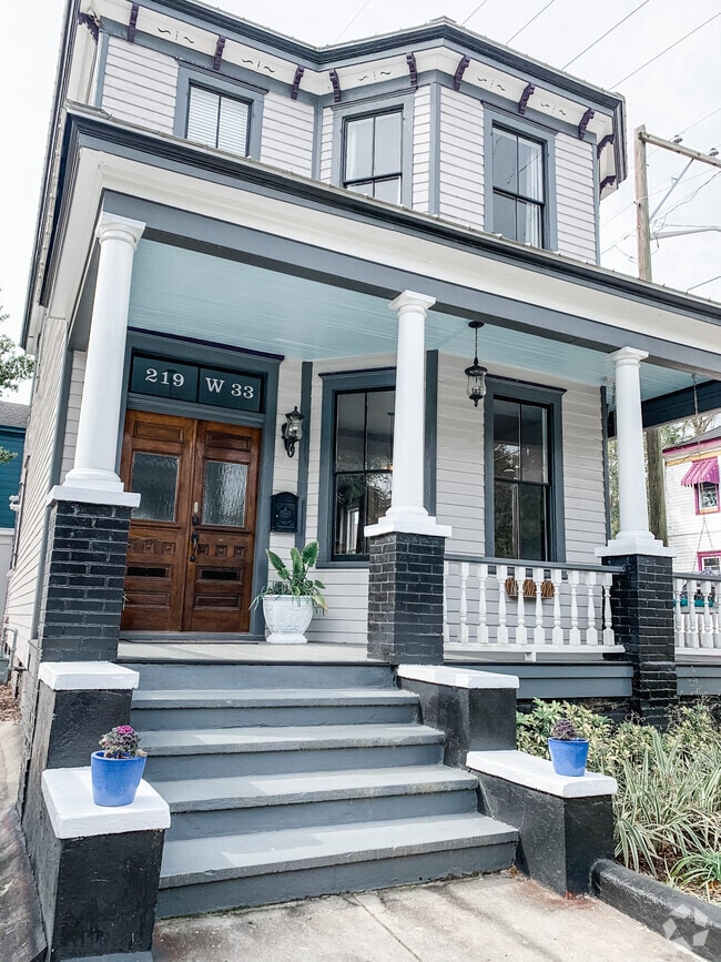 Building Photo - 219 W 33rd St