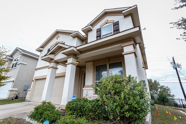 Foto del edificio - 3 Bedrooms, 2.5 Bathrooms – Stylish and Co...