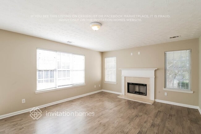 Foto del edificio - 1418 Fall River Dr