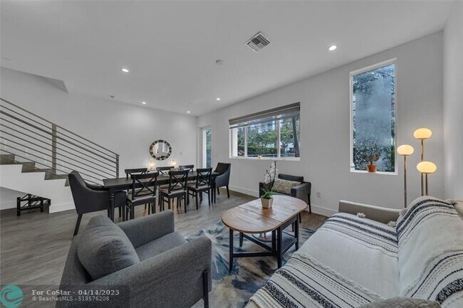 Foto del edificio - 1045 NE 18th Ave