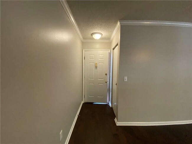 Foto del edificio - 5043 Brookside Ct