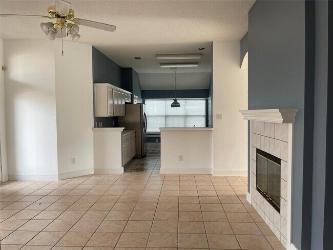 Building Photo - 2806 Briarbrook Ln